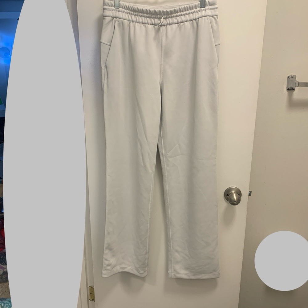 White lululemon pants
